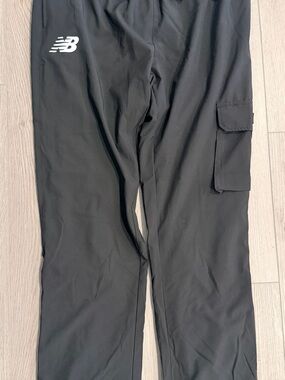 NWT New Balance All Motion Mesh Lined Cargo Pants Men's Size L Black Buckle Belt